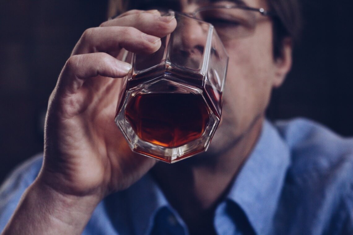 Is Mixing Alcohol & Accutane Safe? Risks and Effects Transcend